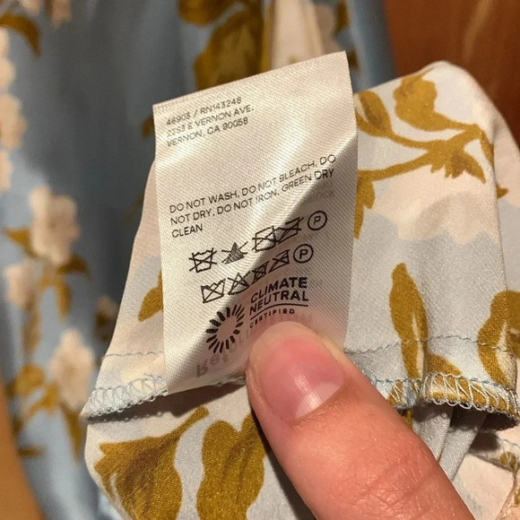 REFORMATION Maysen floral silk maxi dress - Picture 7 of 9